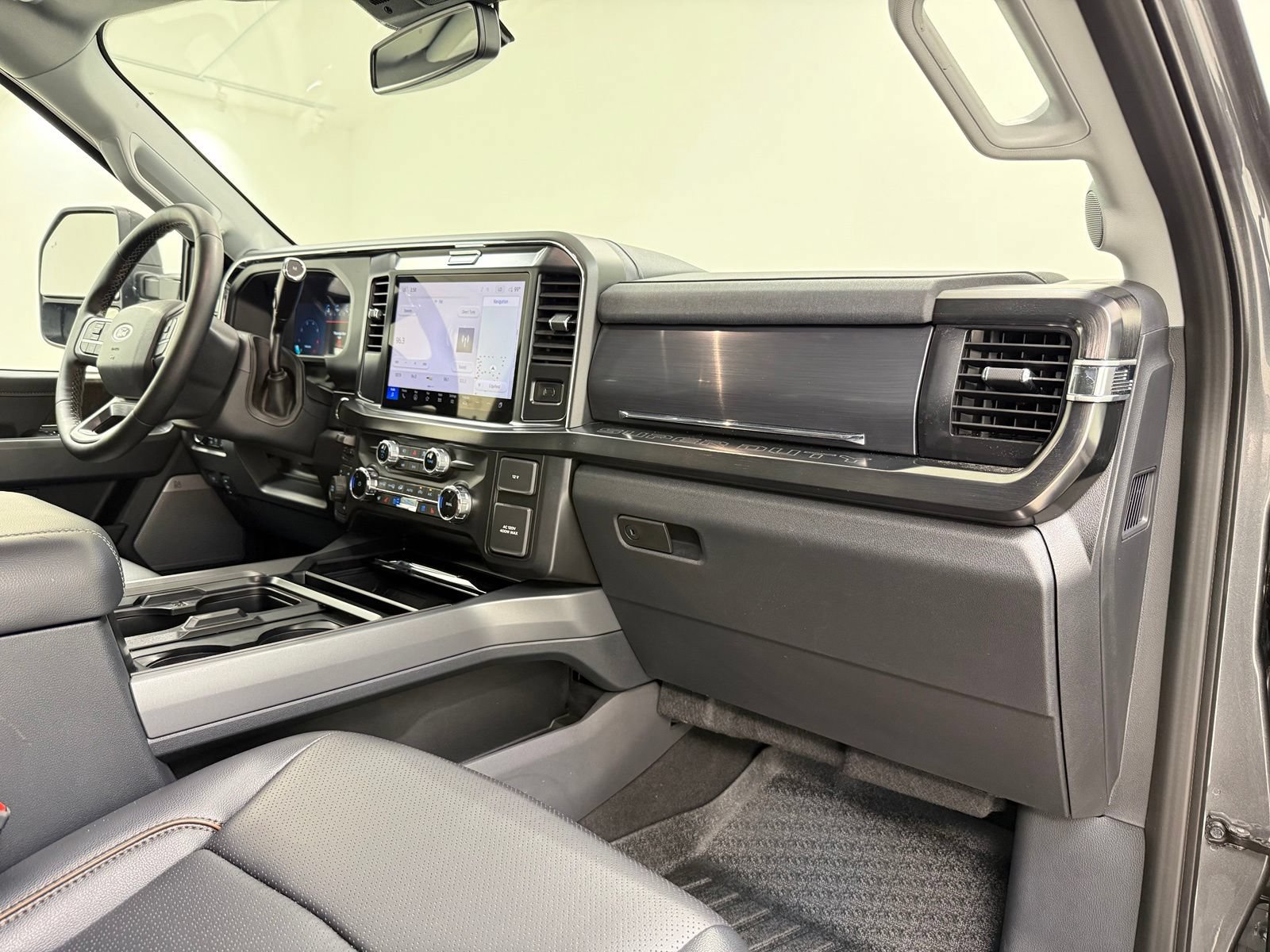 Used 2026 Ford F350 Lariat AWD/4WD image 36