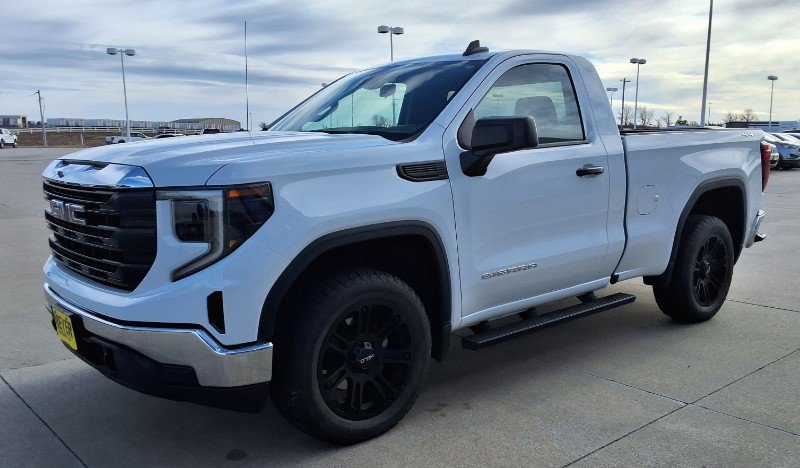 Used 2024 GMC Sierra 1500 Pro w/ Convenience Package image 4