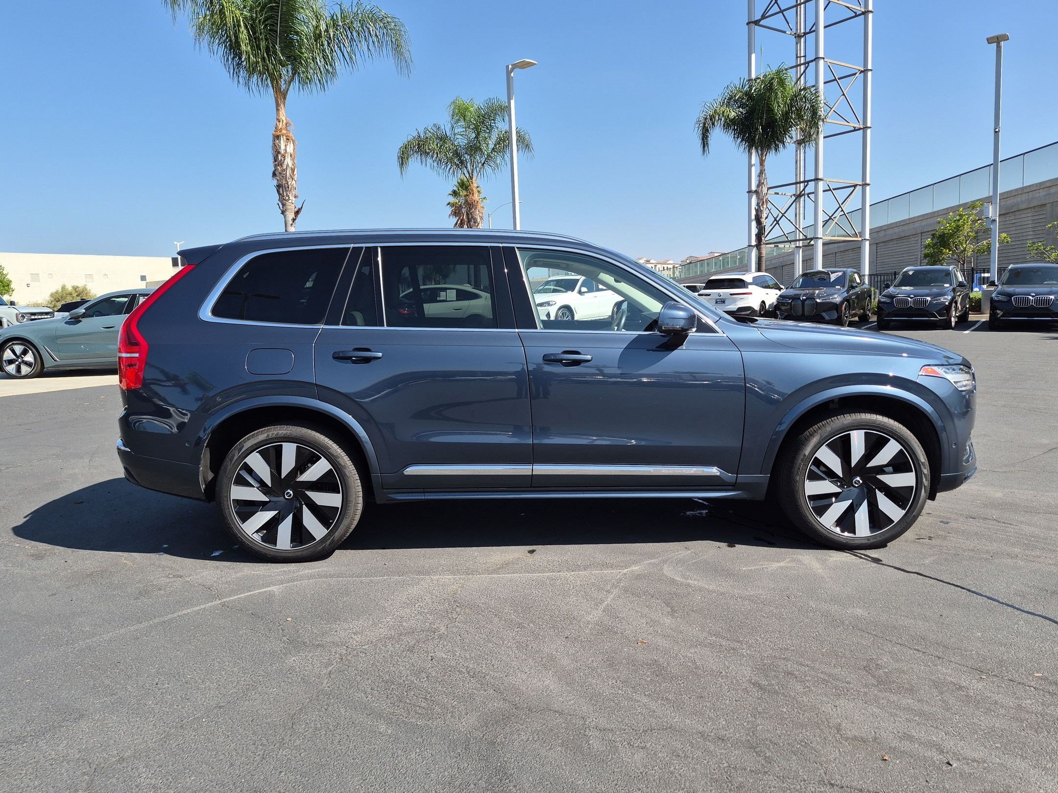 Used 2023 Volvo XC90 T8 Ultimate w/ Lounge Package AWD/4WD image 11