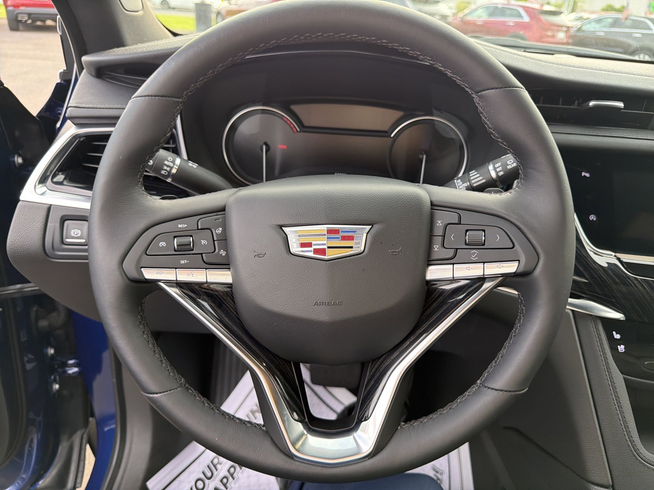 Certified 2025 Cadillac XT6 Premium Luxury image 12