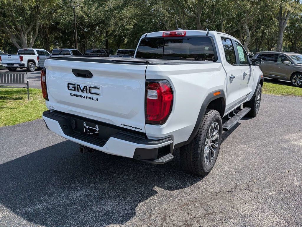 New 2026 GMC Canyon Denali w/ LPO, Black Badging Package AWD/4WD image 4