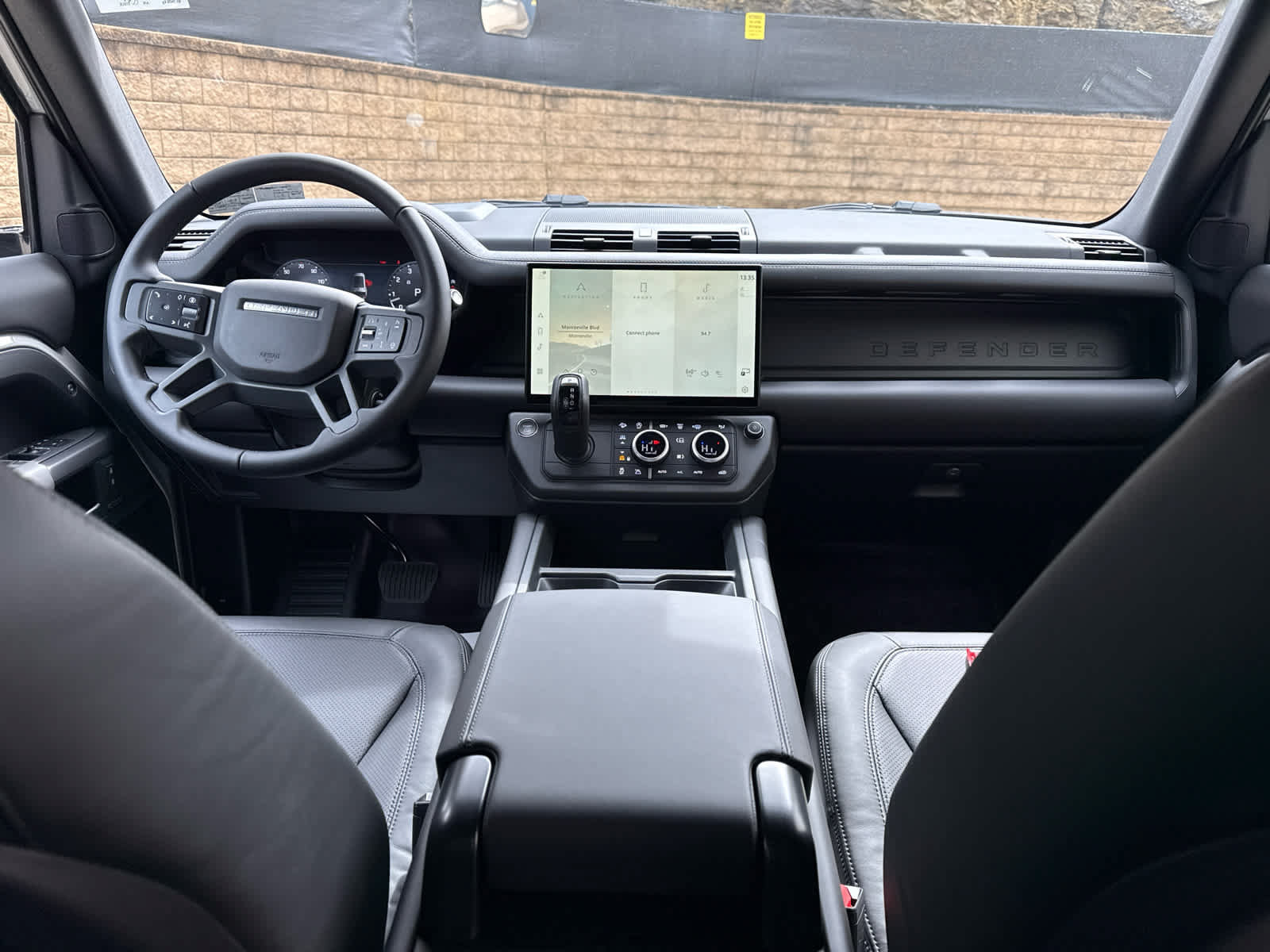 Used 2026 Land Rover Defender 130 X-Dynamic SE AWD/4WD image 9