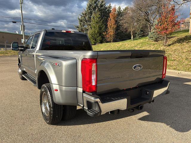 Used 2023 Ford F350 XLT image 2