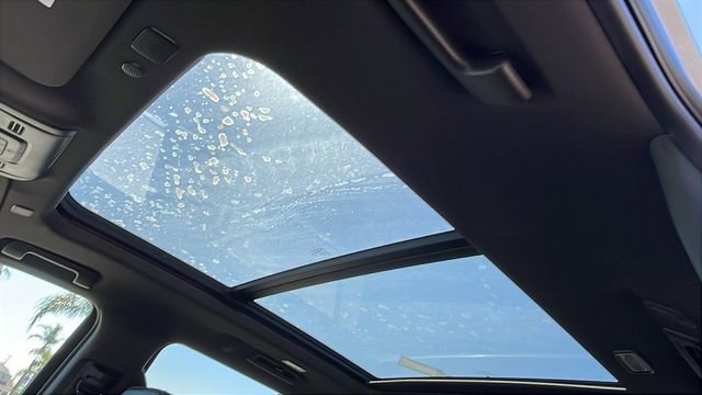 Used 2024 Chevrolet Suburban High Country w/ Advanced Technology Package image 33