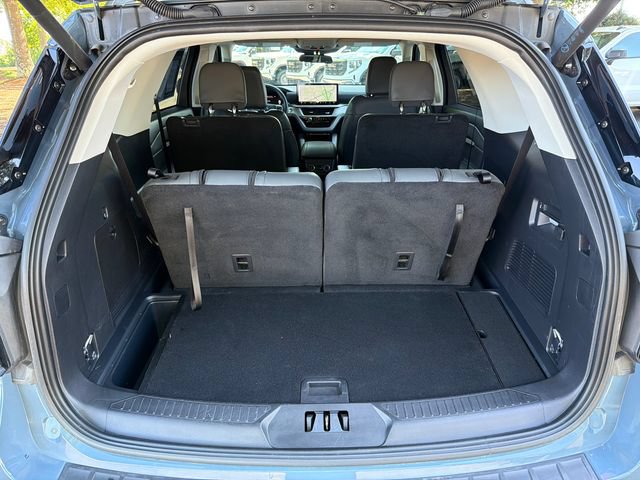 Used 2025 Ford Explorer Active w/ Active Comfort Package RWD image 18