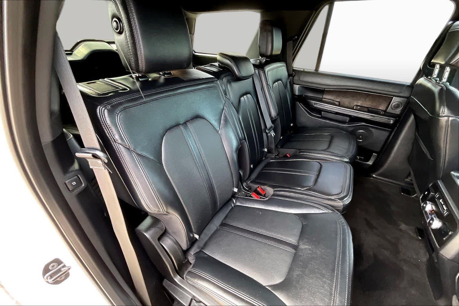 Used 2019 Ford Expedition Limited w/ Driver Assistance Package RWD image 20