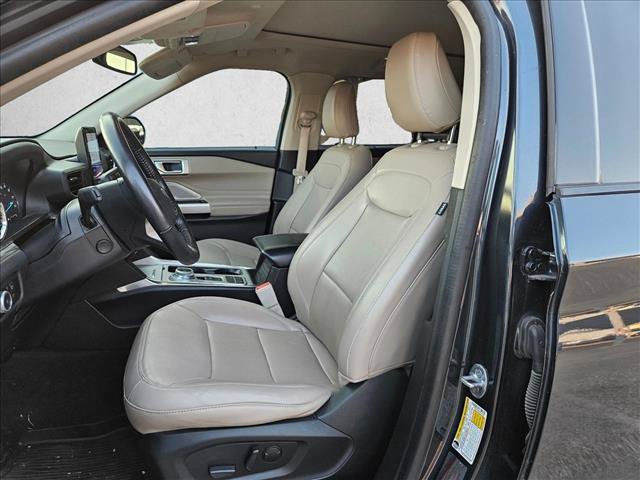 Used 2022 Ford Explorer Limited w/ Limited Technology Package RWD image 13