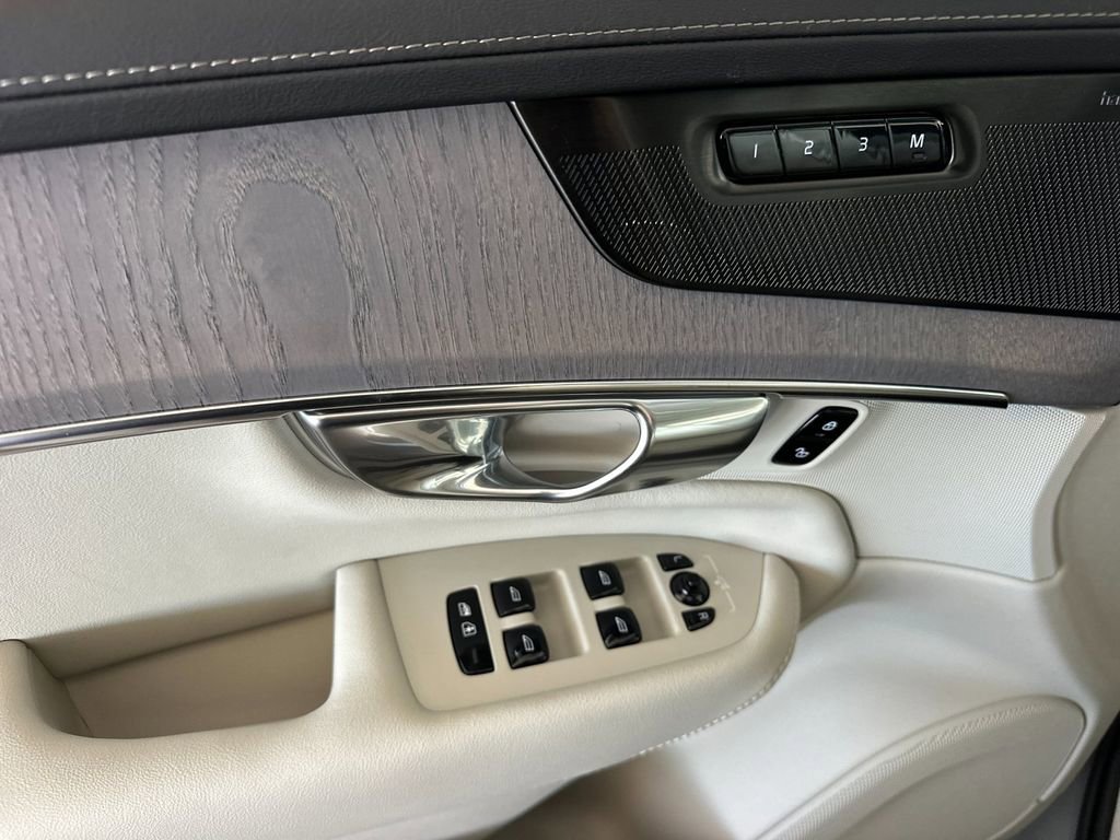 New 2026 Volvo XC90 T8 Ultra w/ Lounge Package image 10