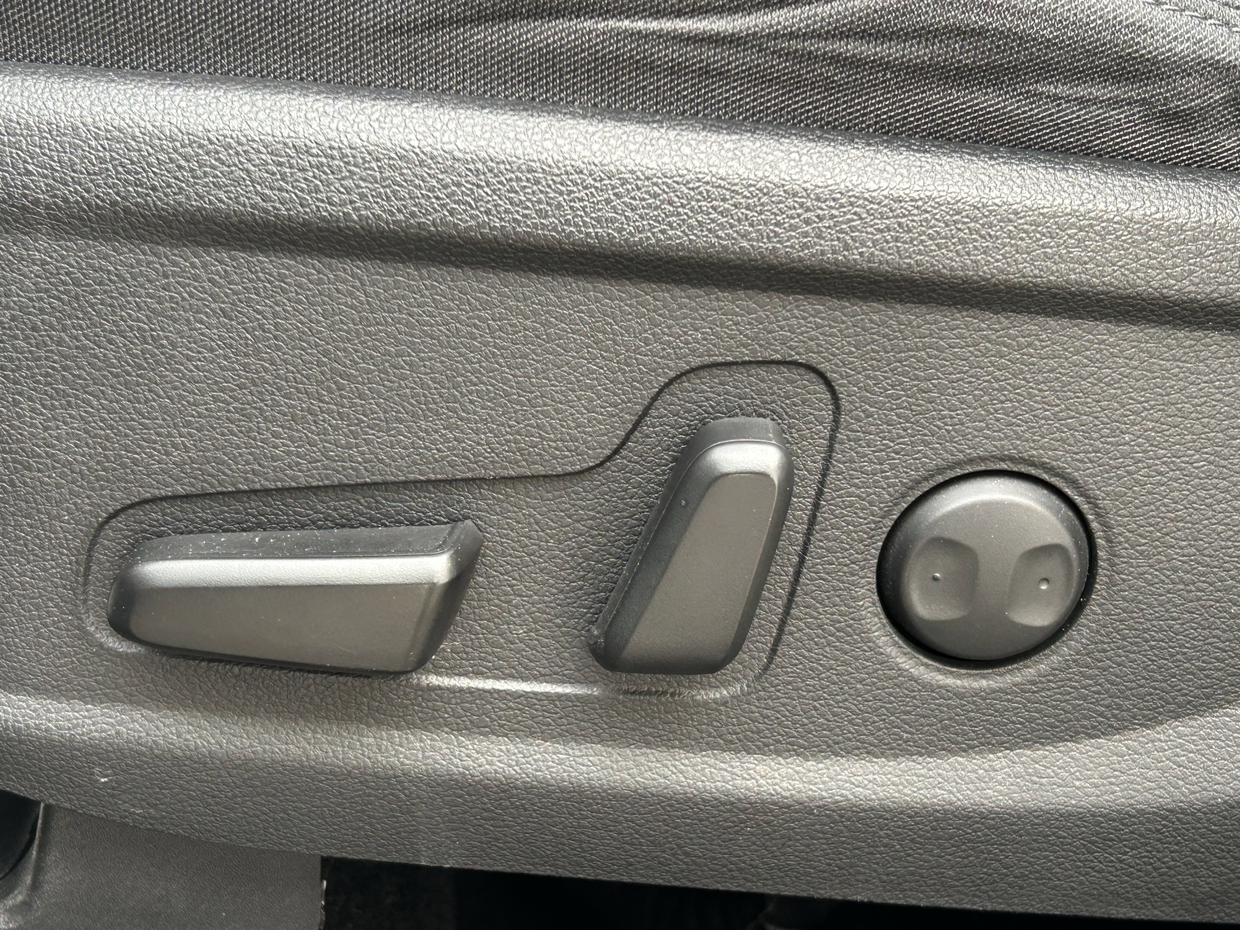 Used 2023 Hyundai Santa Fe SEL image 13