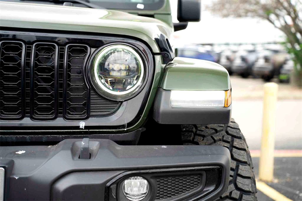 New 2024 Jeep Gladiator Sport image 8