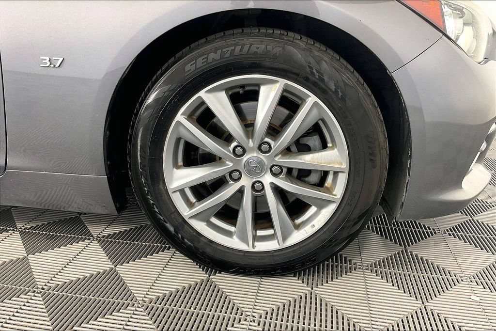 Used 2015 INFINITI Q50 Premium w/ Deluxe Touring Package AWD/4WD image 10