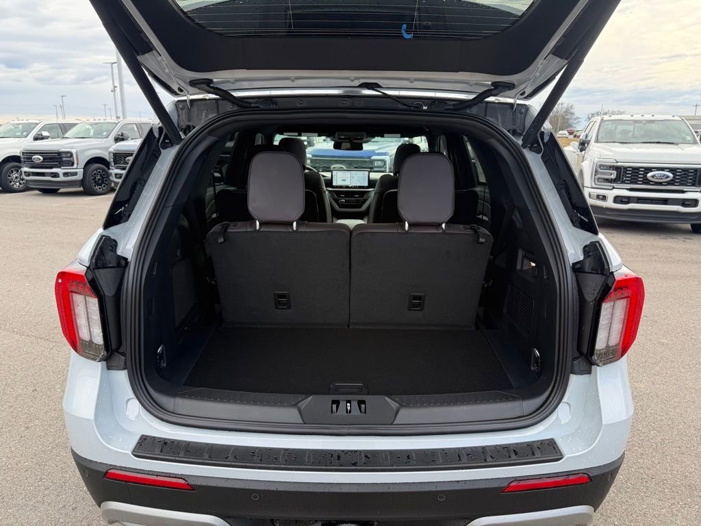 New 2026 Ford Explorer Platinum image 36