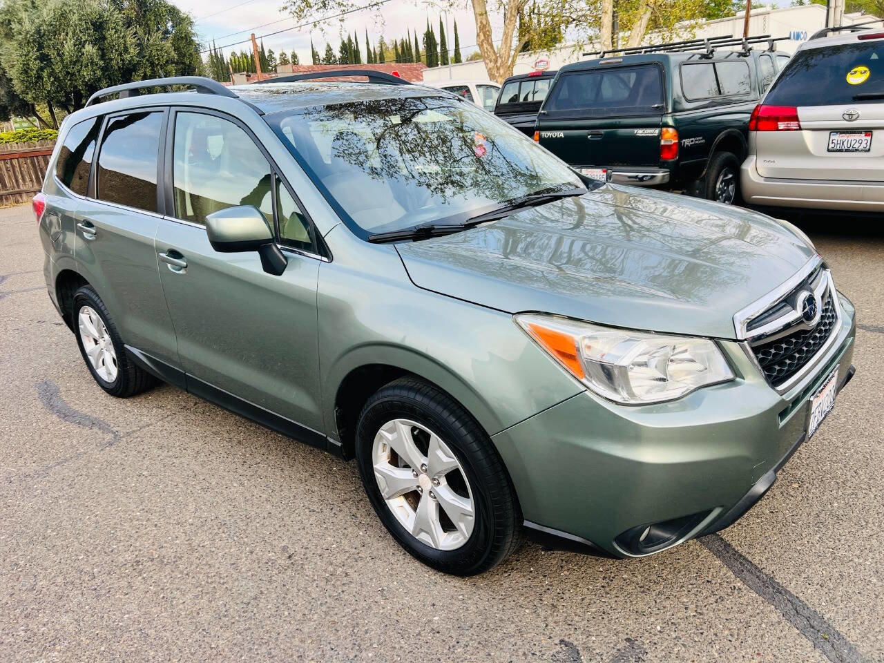 Used 2015 Subaru Forester 2.5i Limited image 2