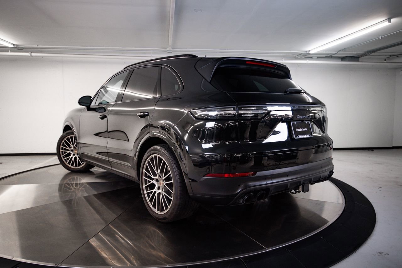 Certified 2023 Porsche Cayenne S Platinum image 3