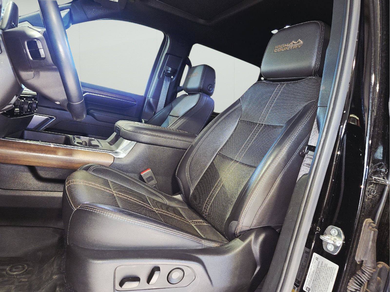 Used 2024 Chevrolet Silverado 3500 High Country w/ Technology Package AWD/4WD image 17