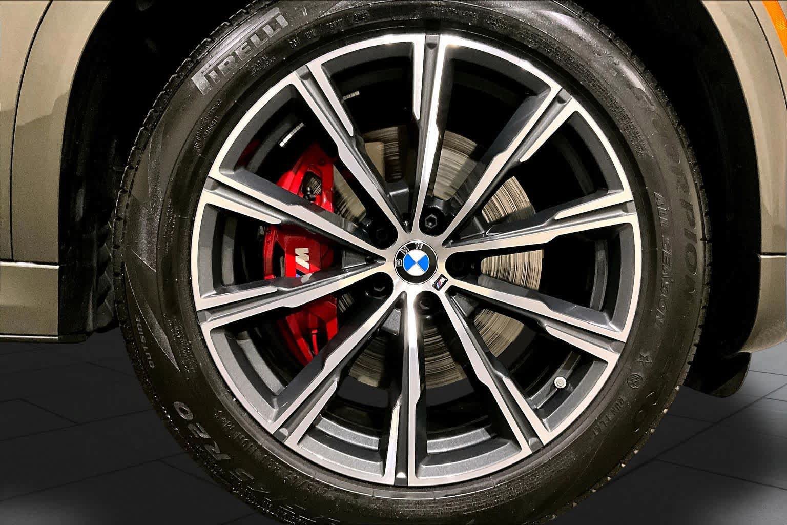 Certified 2026 BMW X6 xDrive40i w/ Executive Package AWD/4WD image 10
