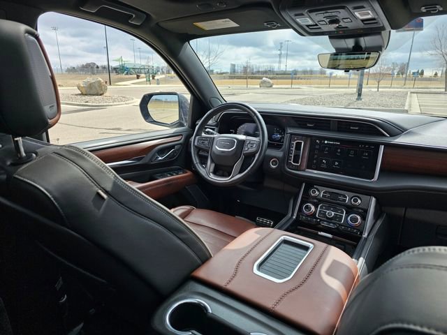 Used 2023 GMC Yukon Denali Ultimate w/ LPO, Floor Liner Package image 24