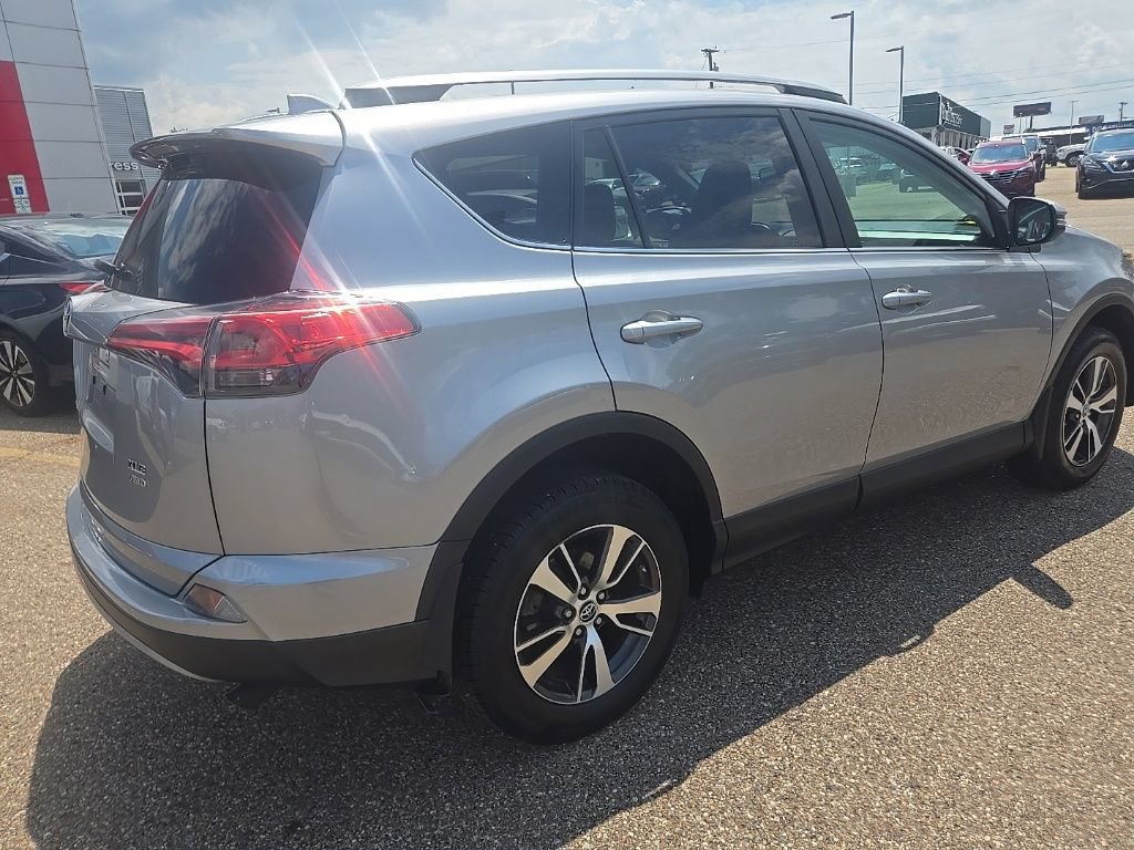 Used 2018 Toyota RAV4 XLE w/ Plus Extra Value Package AWD/4WD image 8