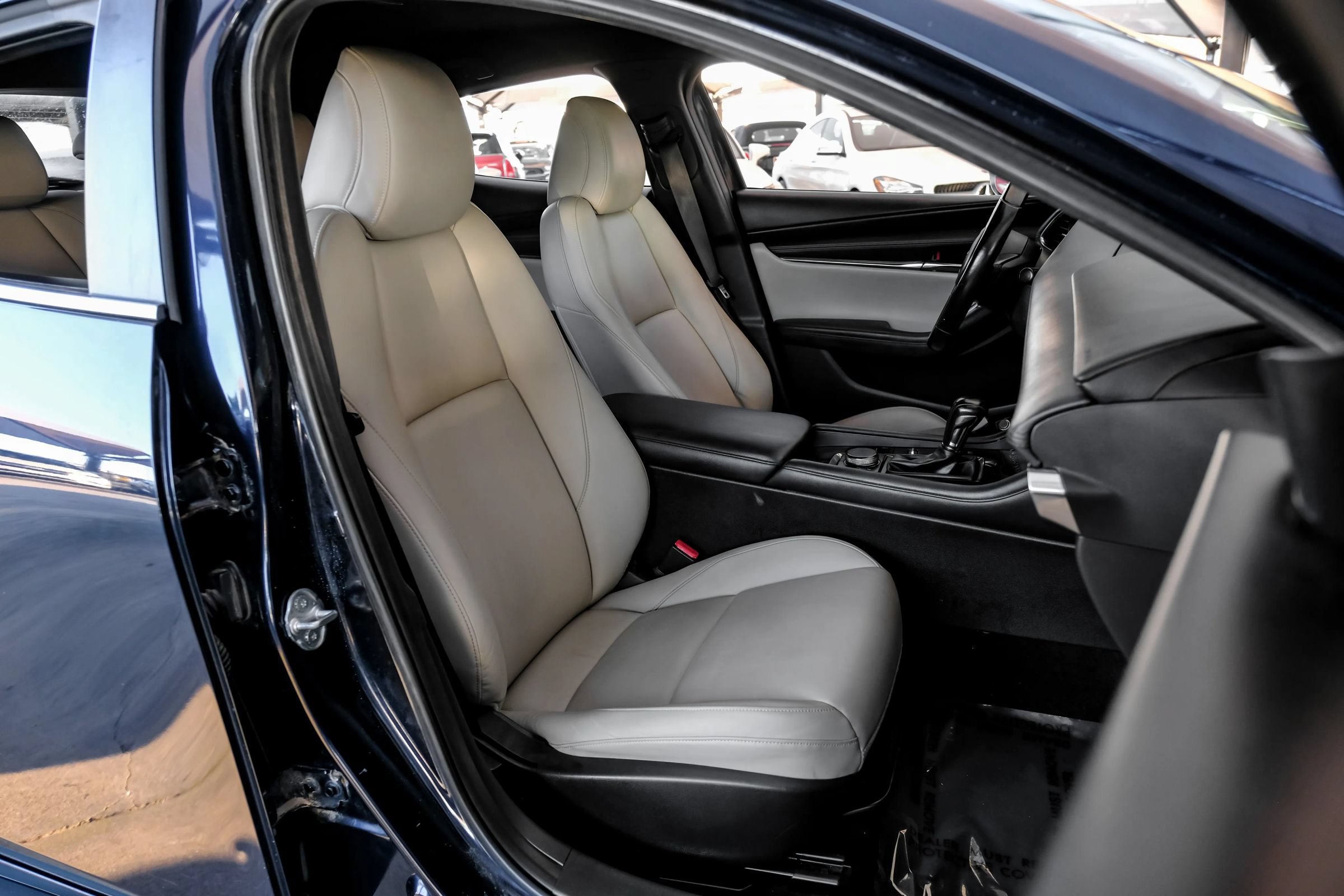 Used 2020 MAZDA MAZDA3 Hatchback w/ Preferred Package FWD image 36