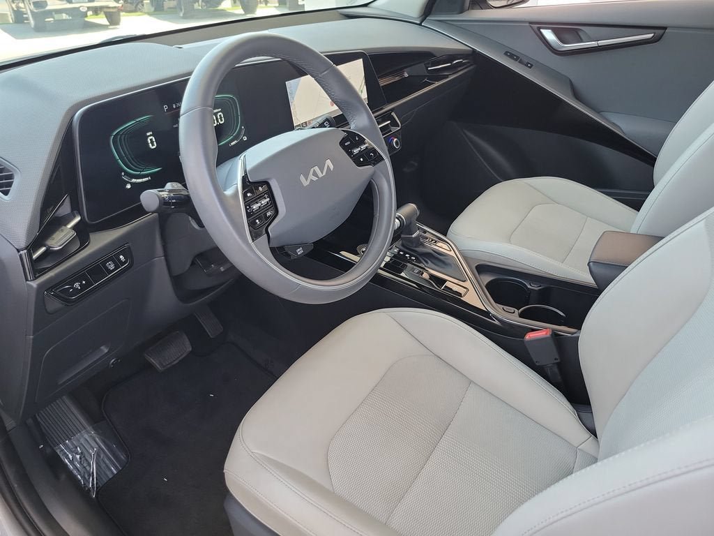 Used 2024 Kia Niro EX FWD image 18