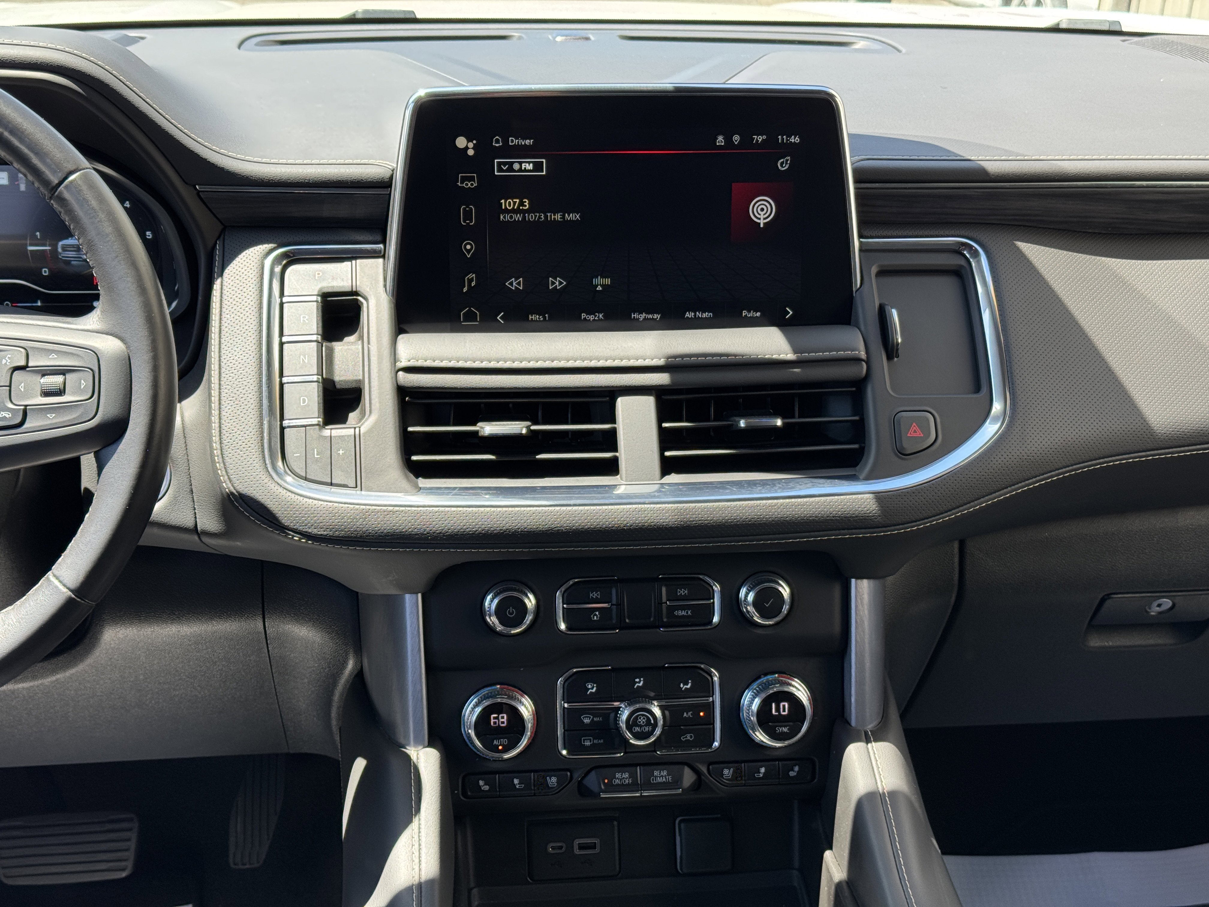 Used 2023 GMC Yukon SLT AWD/4WD image 14