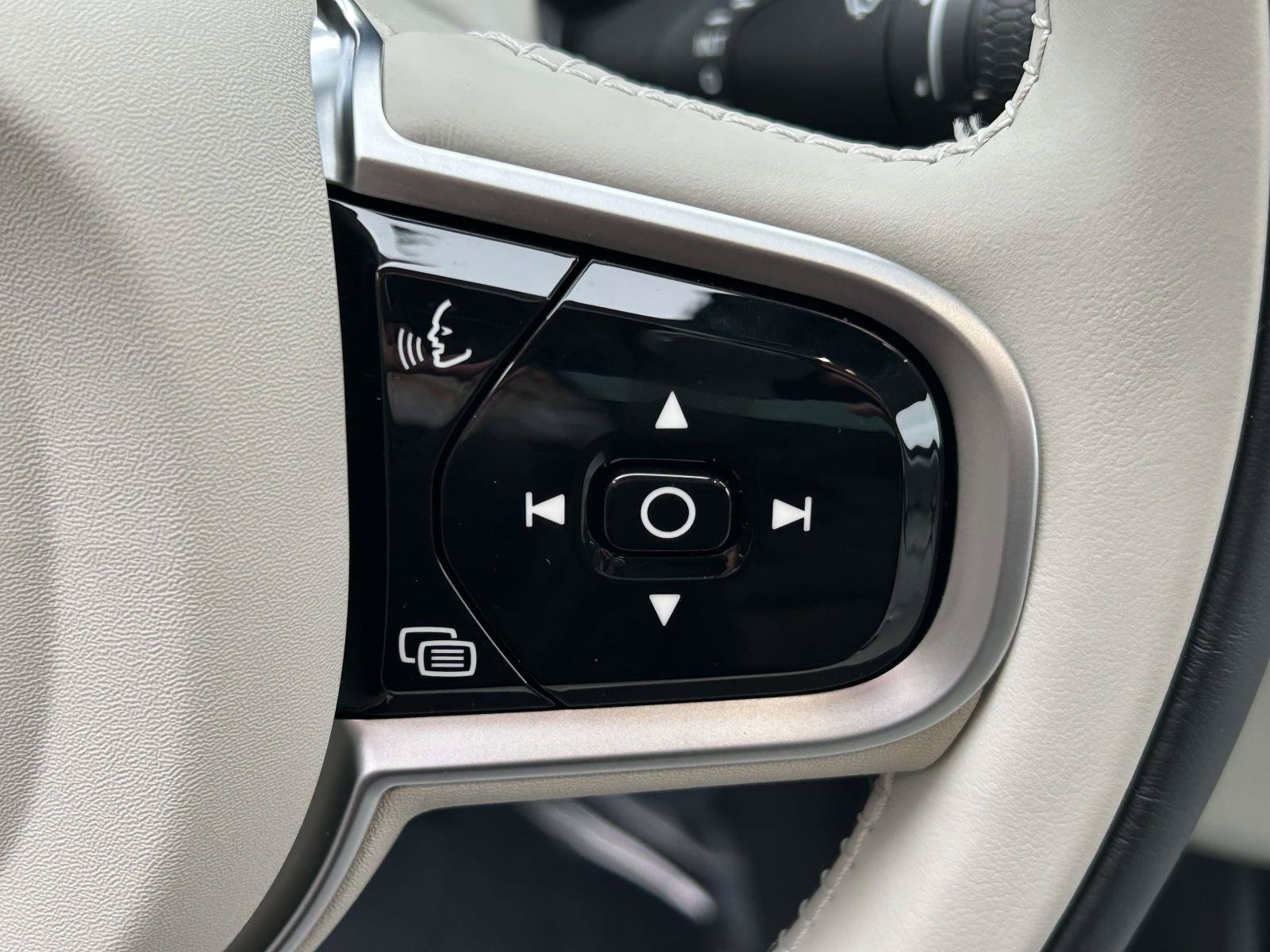New 2026 Volvo XC90 B6 Ultra w/ Protection Package AWD/4WD image 22