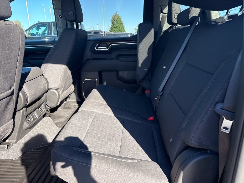 Used 2024 Chevrolet Silverado 1500 LT AWD/4WD image 37