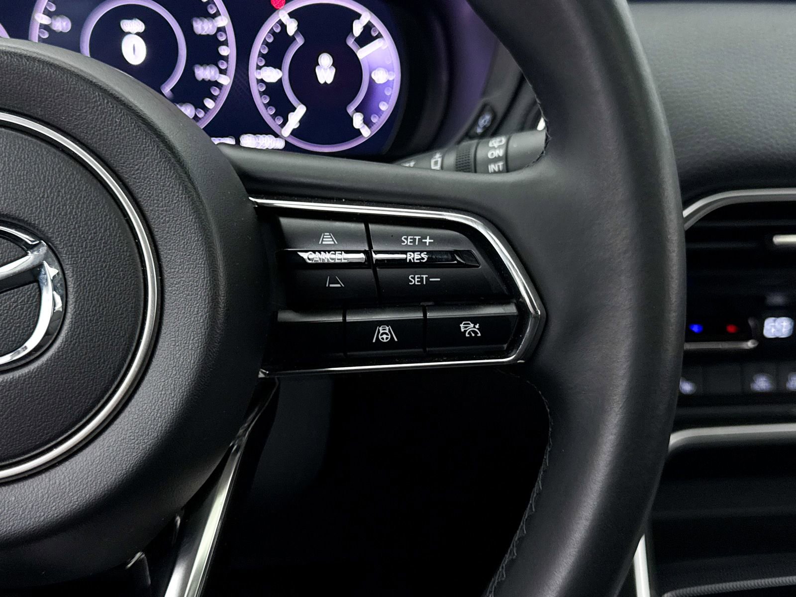 Certified 2025 MAZDA CX-70 Plug-In Hybrid w/ Premium Pkg image 38