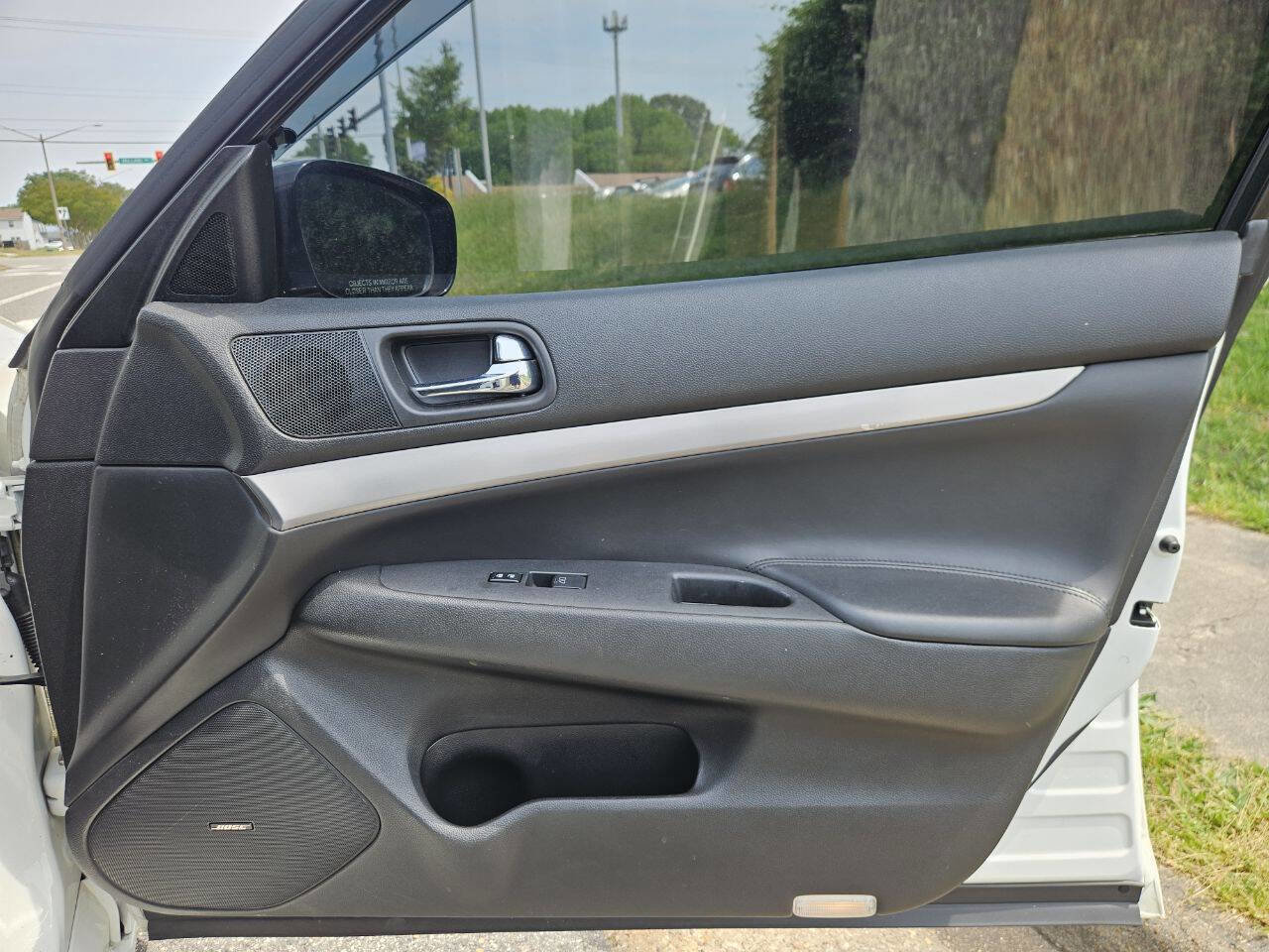 Used 2013 INFINITI G37 x Sedan w/ Premium Pkg AWD/4WD image 16