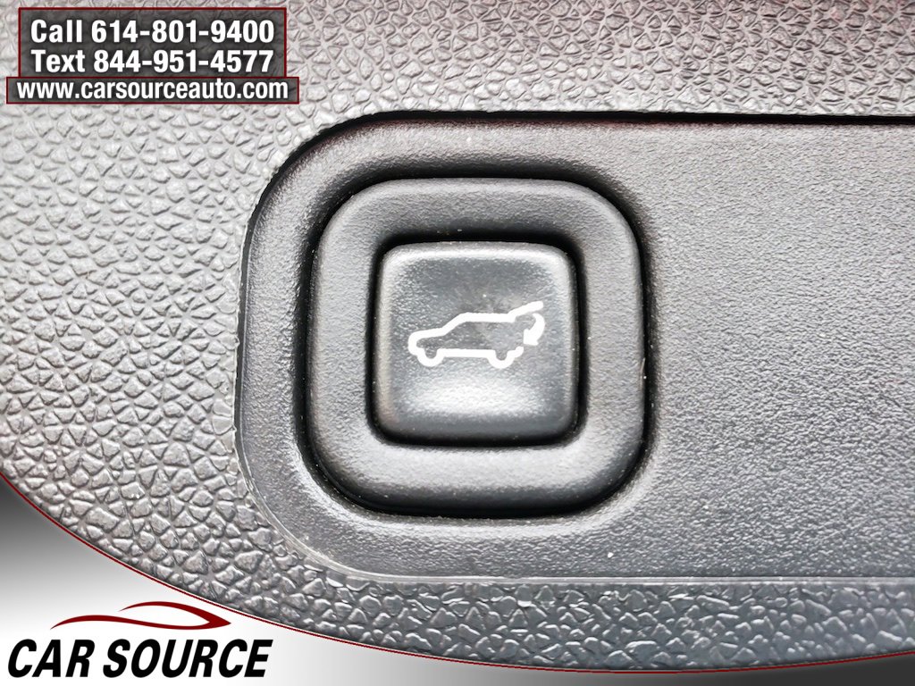 Used 2012 GMC Yukon XL SLT w/ Regional Value Package image 8