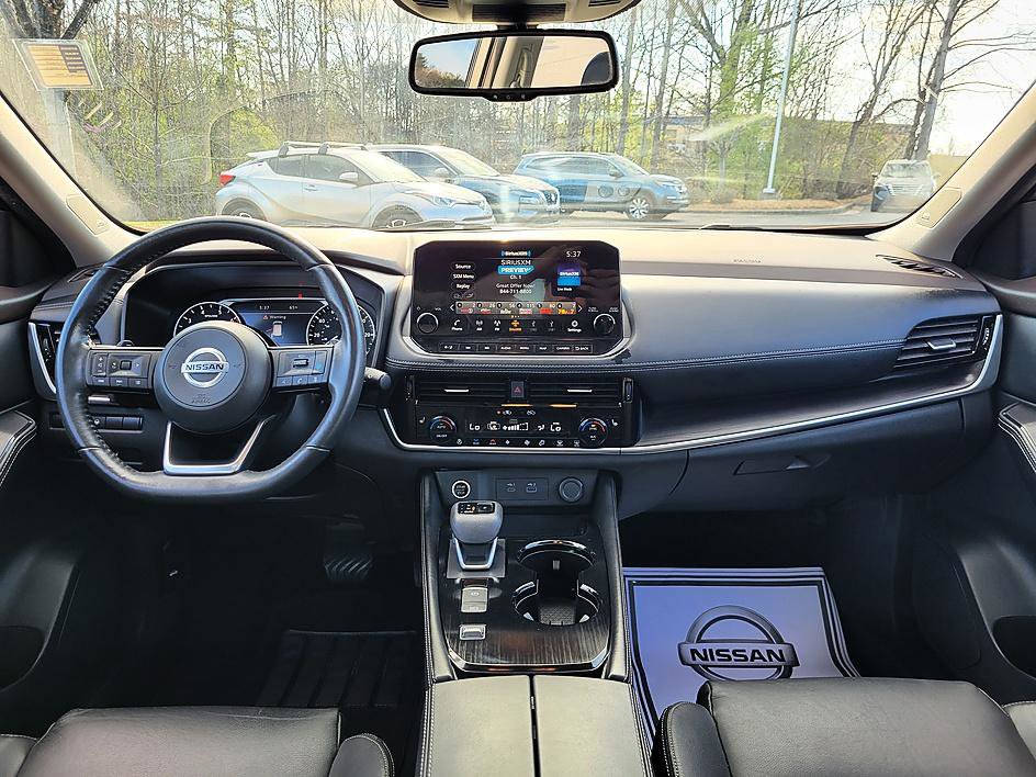 Used 2021 Nissan Rogue SL w/ Premium Package image 16