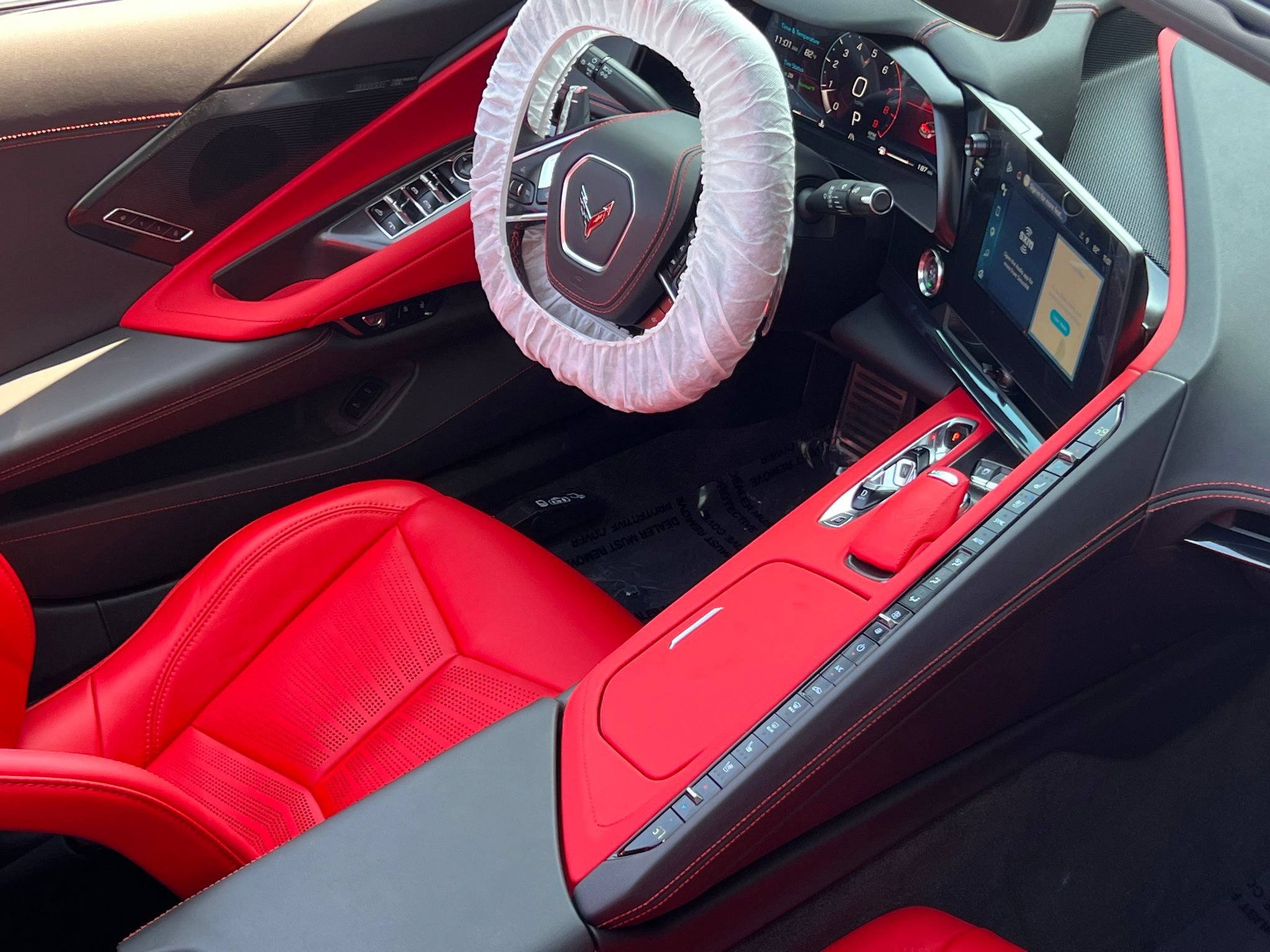 Used 2025 Chevrolet Corvette Z06 w/ Stealth Interior Trim Package RWD image 31