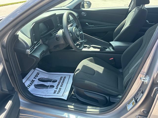 Used 2024 Hyundai Elantra SE FWD image 13