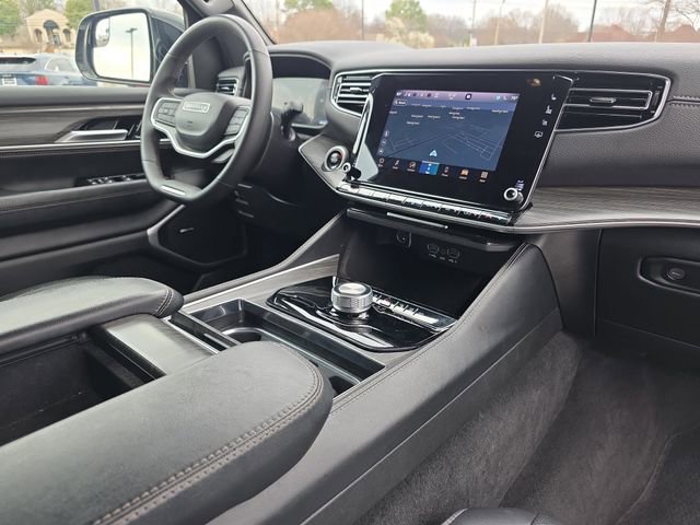 Used 2024 Jeep Wagoneer Series II w/ Flexible Seating Group image 17