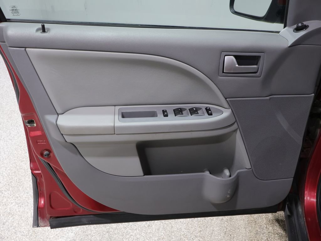 Used 2006 Ford Freestyle SEL image 12