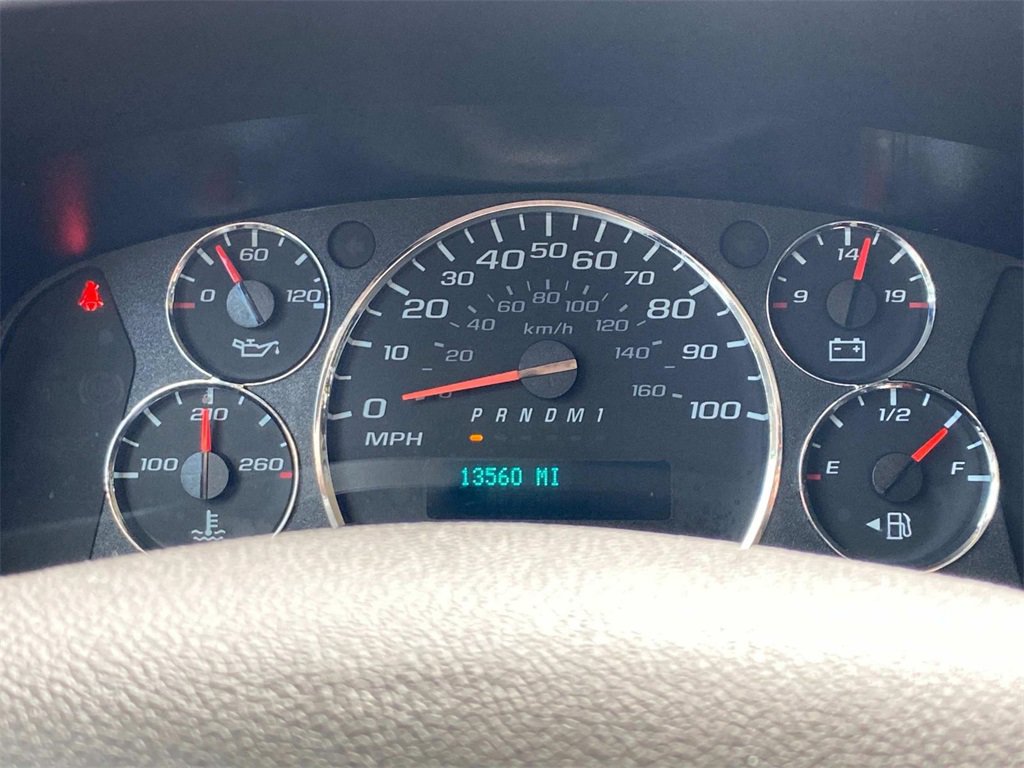 Used 2023 Chevrolet Express 2500 w/ Driver Convenience Package image 25
