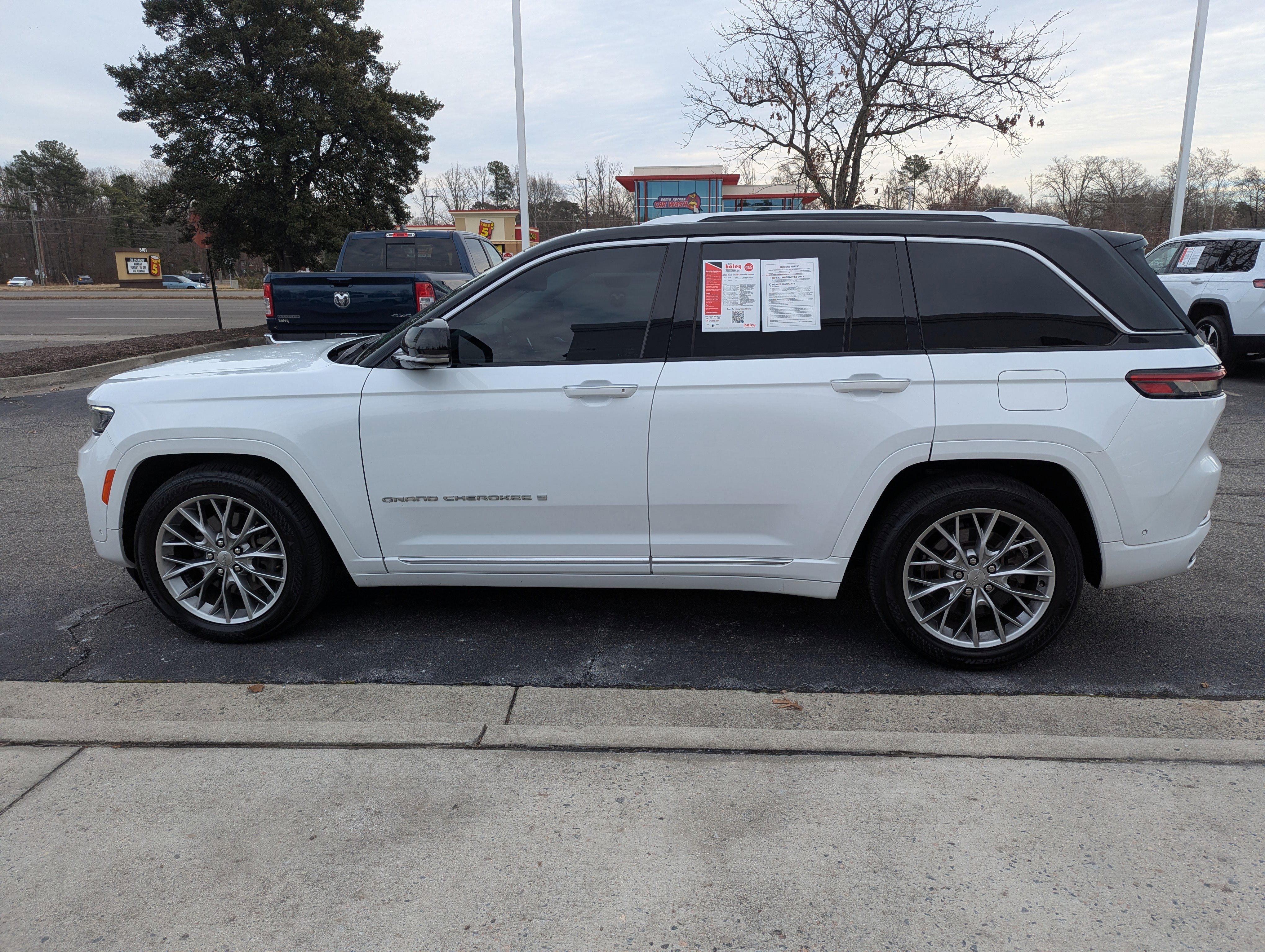 Used 2022 Jeep Grand Cherokee Summit w/ Adv Protech Group IV image 5