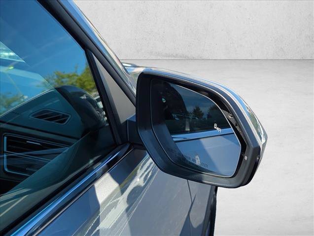 Used 2023 Volkswagen Tiguan SE R-Line FWD image 6
