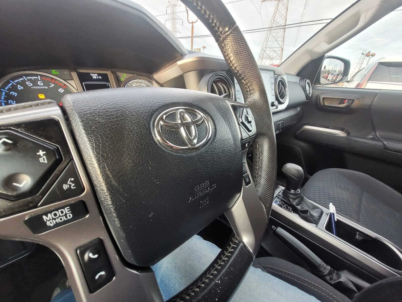 Used 2021 Toyota Tacoma SR5 w/ Trail Edition RWD image 17