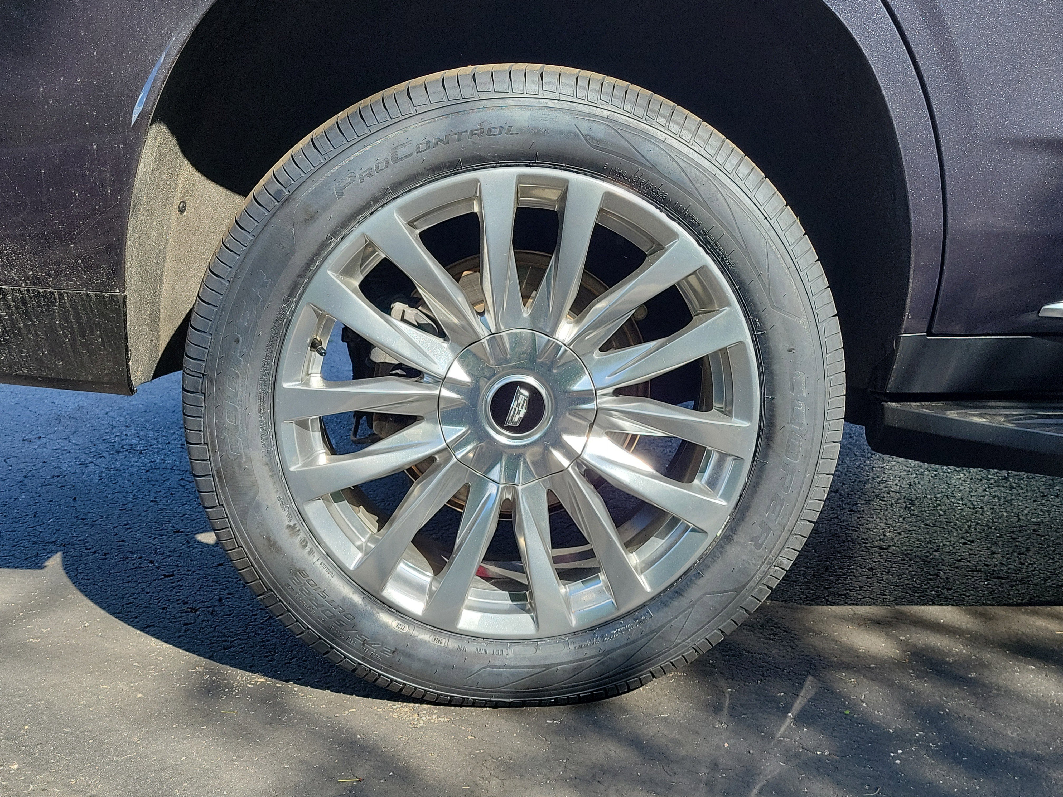 Used 2022 Cadillac Escalade Premium Luxury image 6