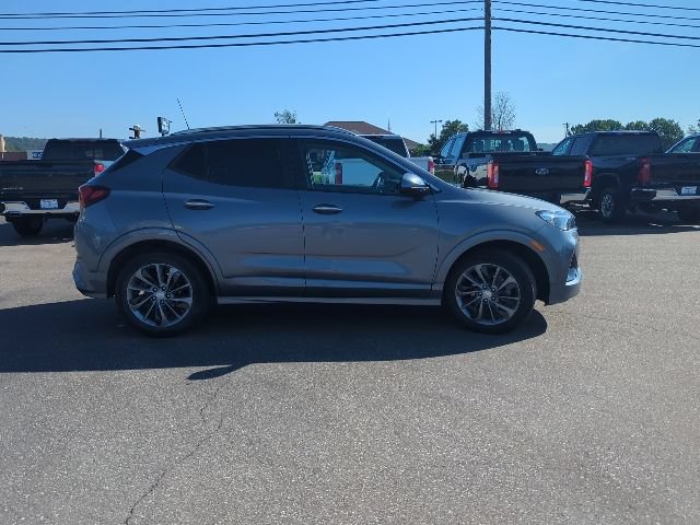Used 2022 Buick Encore GX Select w/ Sport Touring Package FWD image 27