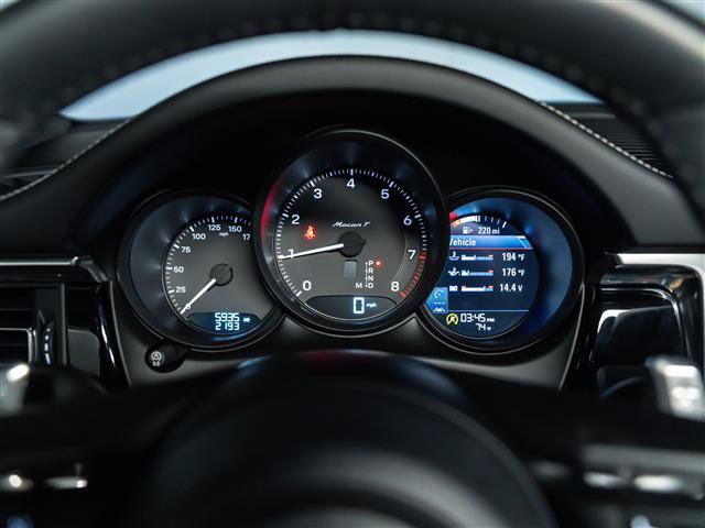 Used 2026 Porsche Macan AWD/4WD image 22