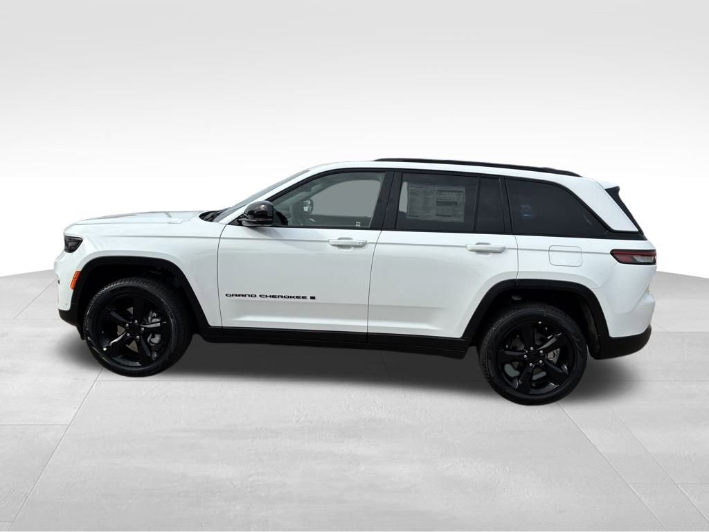New 2025 Jeep Grand Cherokee Limited w/ Luxury Tech Group II image 2