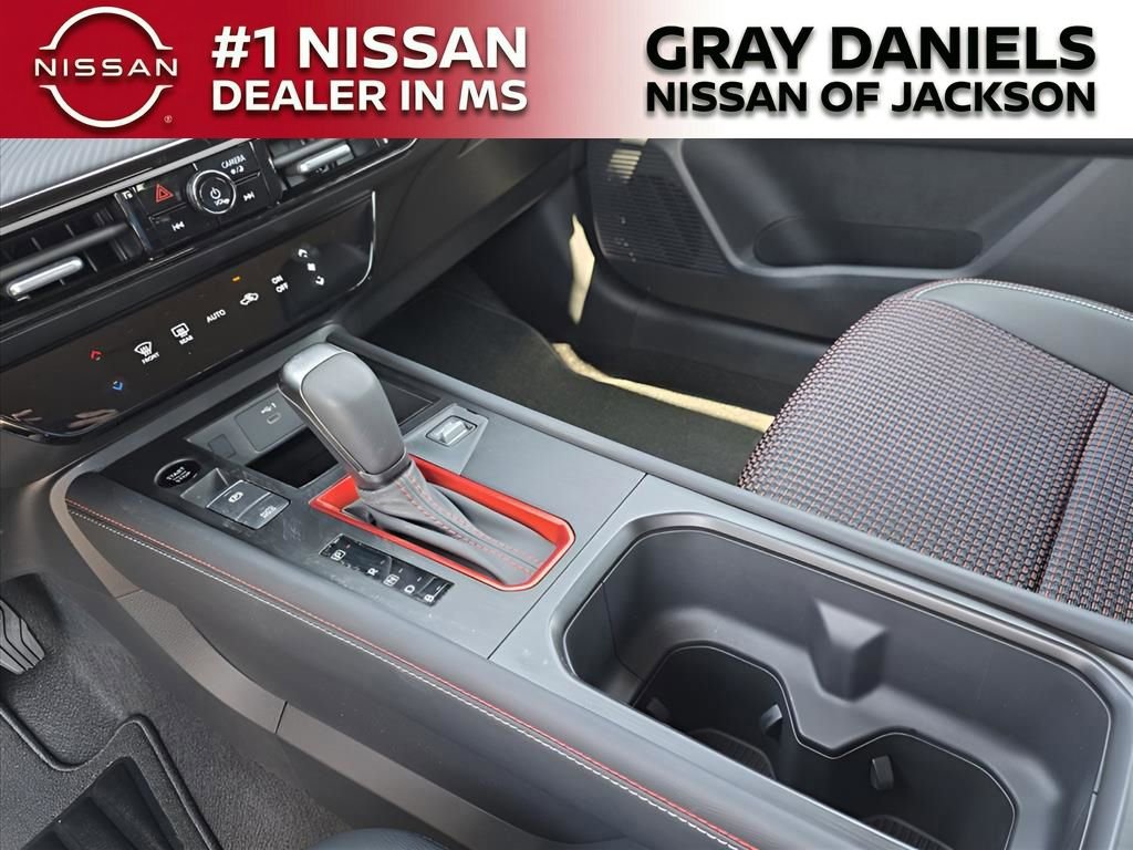 New 2025 Nissan Kicks SR image 18