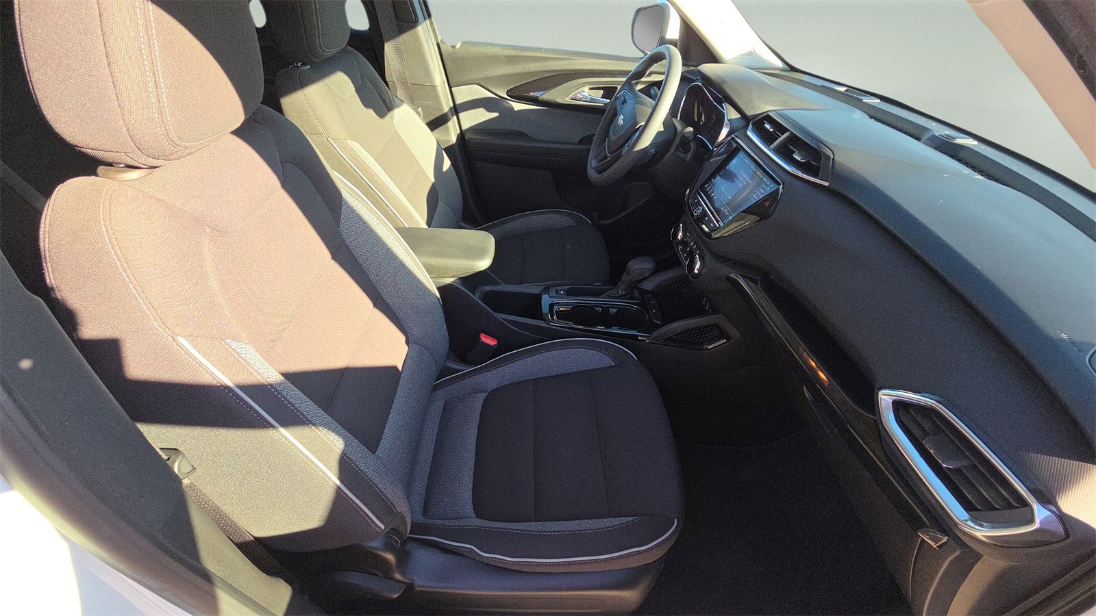 Used 2022 Chevrolet TrailBlazer LT w/ Convenience Package image 25