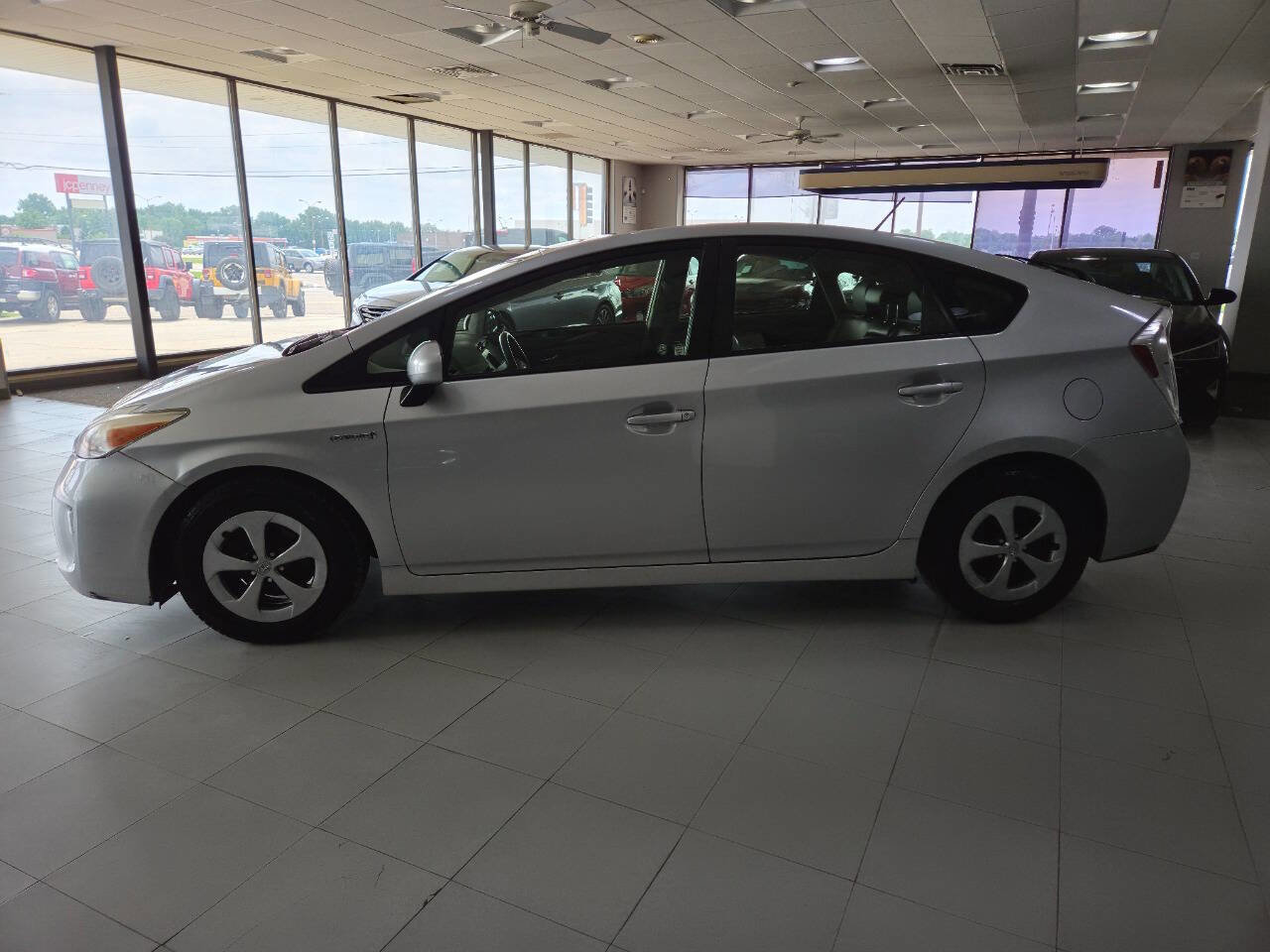 Used 2013 Toyota Prius Four FWD image 4