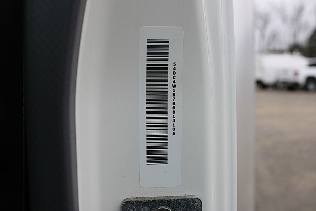 Used 2019 Isuzu NPR image 38