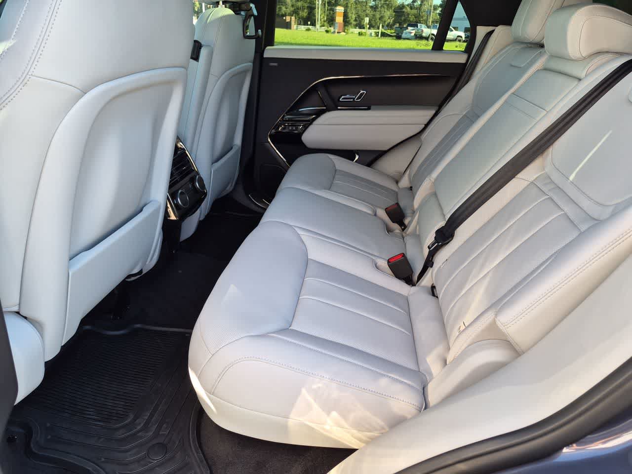 New 2027 Land Rover Range Rover Sport SE AWD/4WD image 21