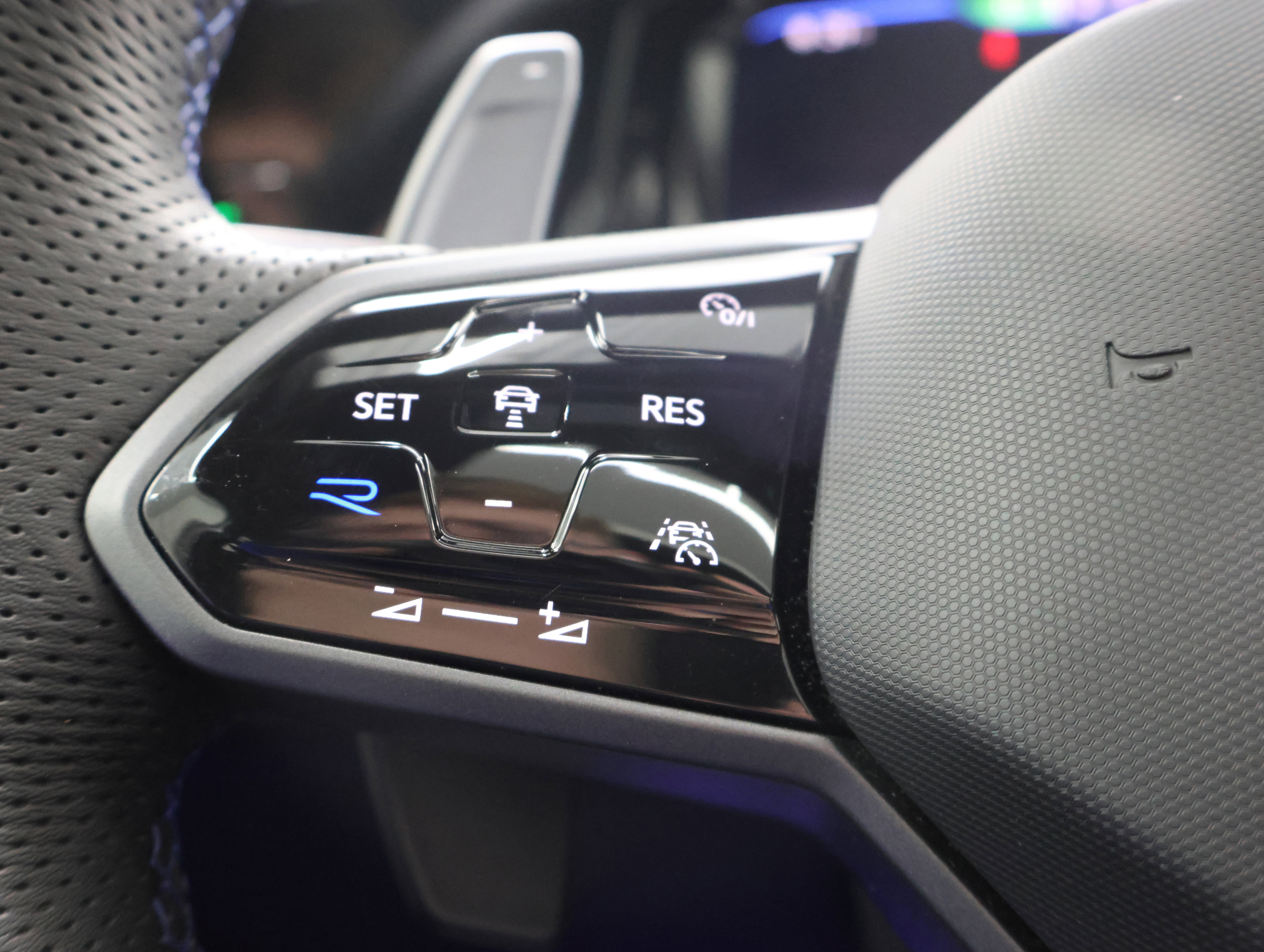 Used 2024 Volkswagen Golf R image 15