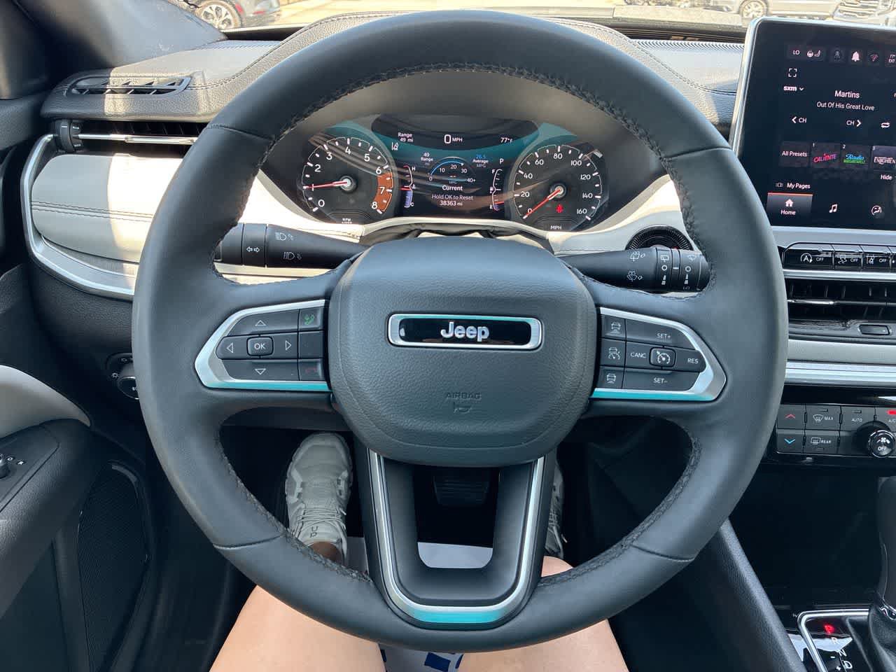 Used 2025 Jeep Compass Limited AWD/4WD image 11